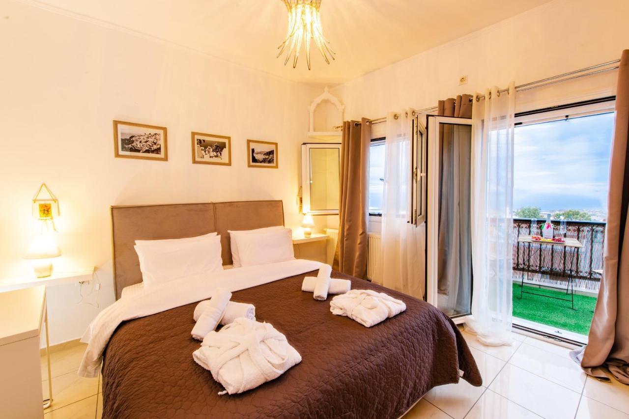 Yiannis Suite Santorini Fira  Eksteriør billede