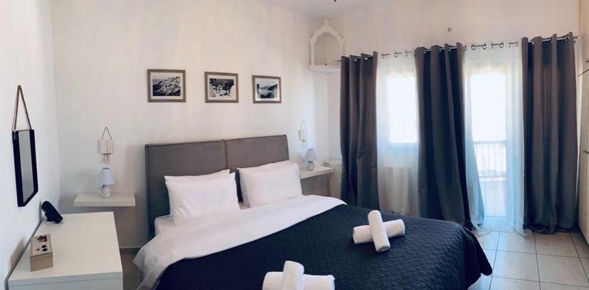 Yiannis Suite Santorini Fira  Eksteriør billede