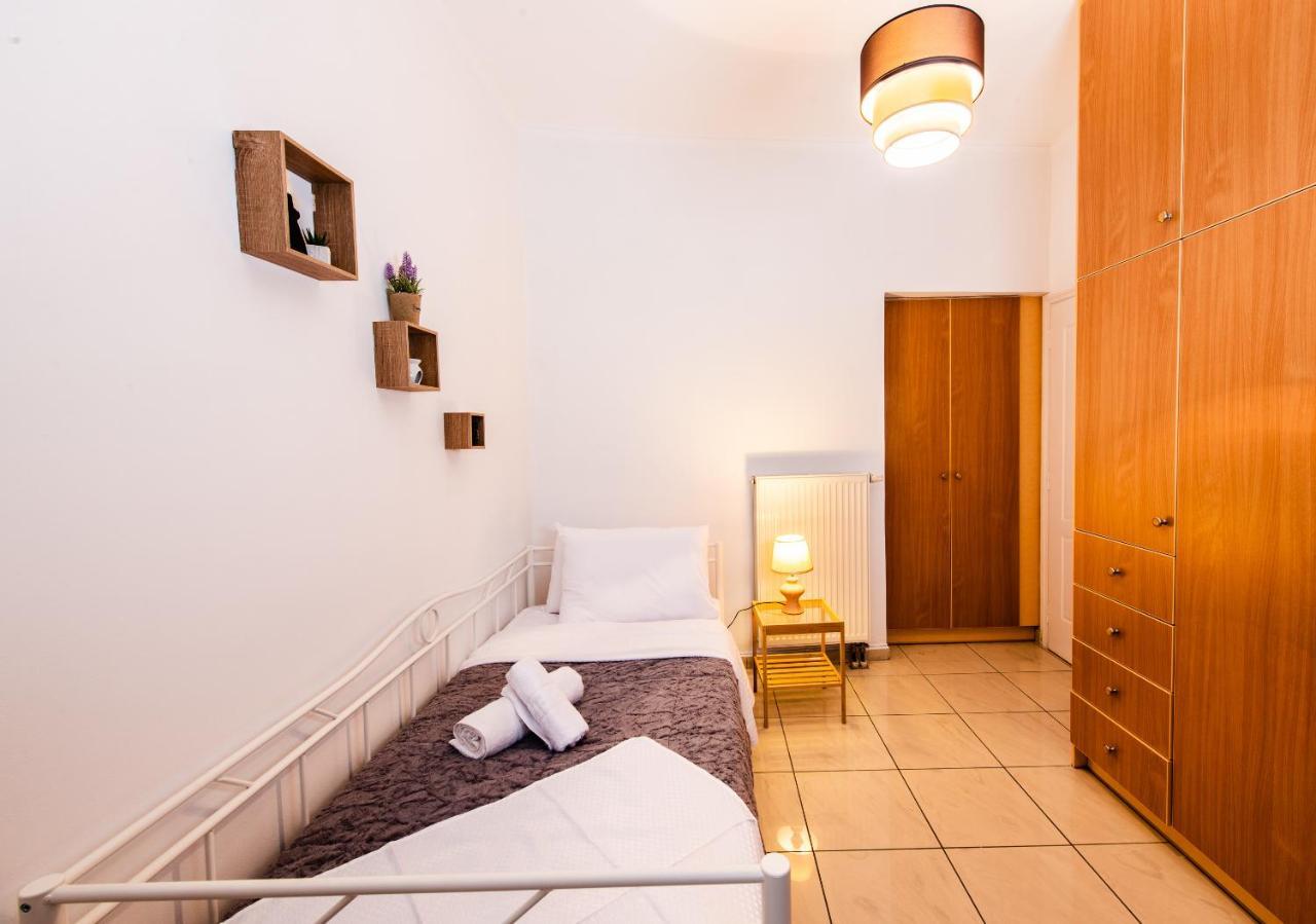Yiannis Suite Santorini Fira  Eksteriør billede