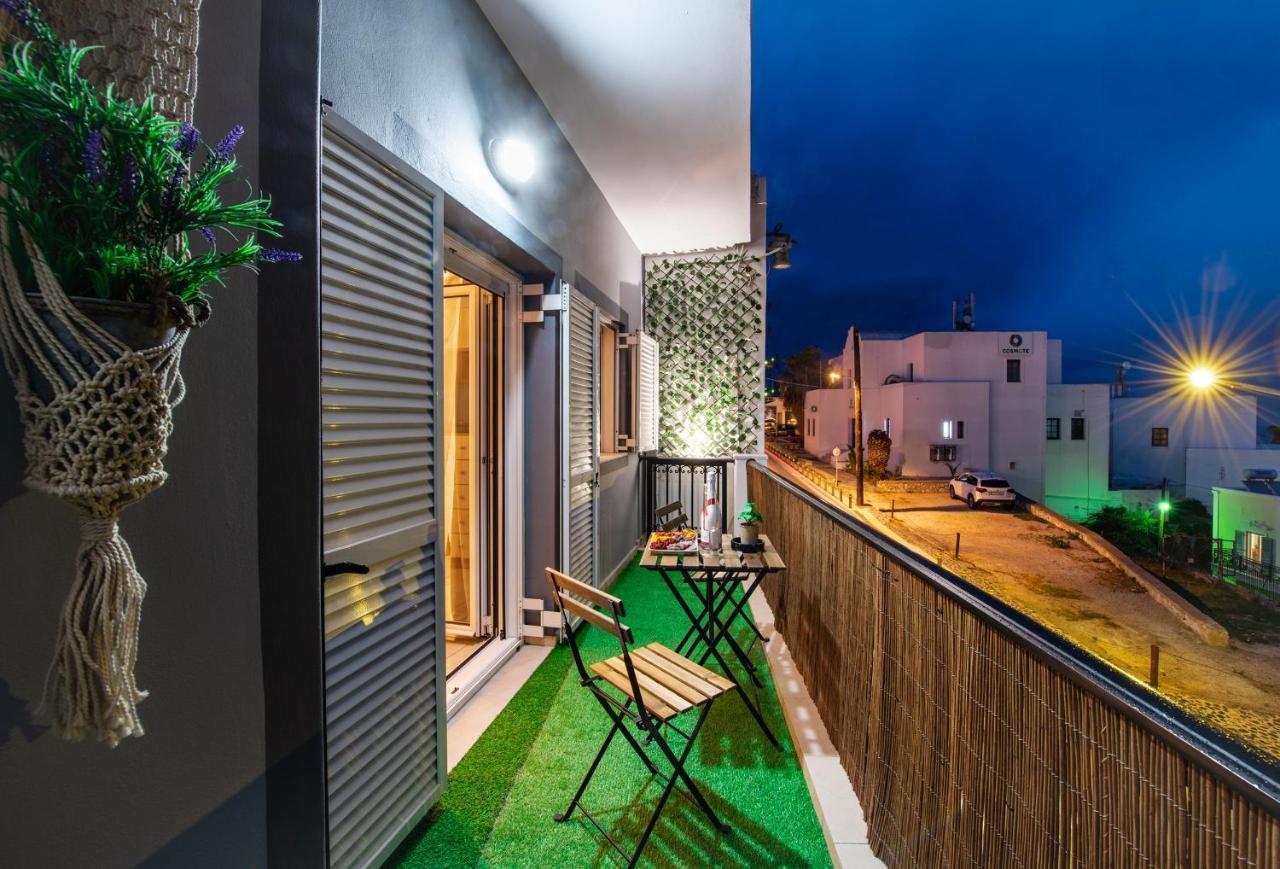 Yiannis Suite Santorini Fira  Eksteriør billede